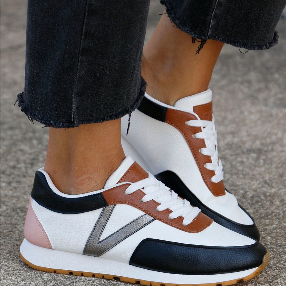 ⭐️NEW Stylish Women's Street / Fashion Sneakers